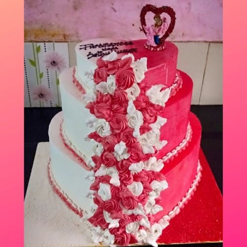 Red Wedding Cake Make your special day unforgettable with a stunning and delicious red wedding cake